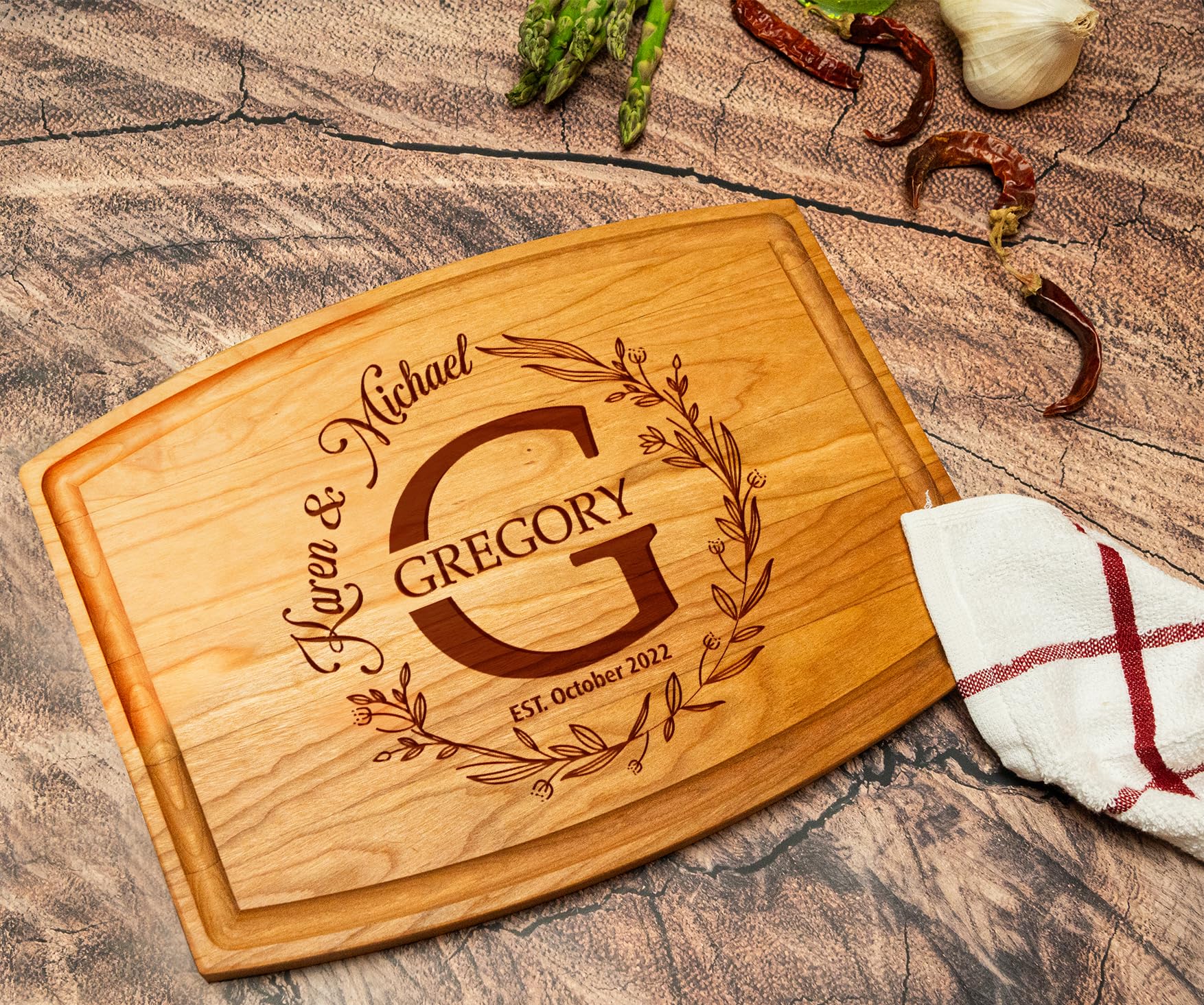 Silveroy Customized Love: Personalized Engraved Wood Cutting Boards for Couples - Ideal Gift for Weddings, Bridal Showers, Anniversaries, Christmas, Housewarming and Real Estate Closing